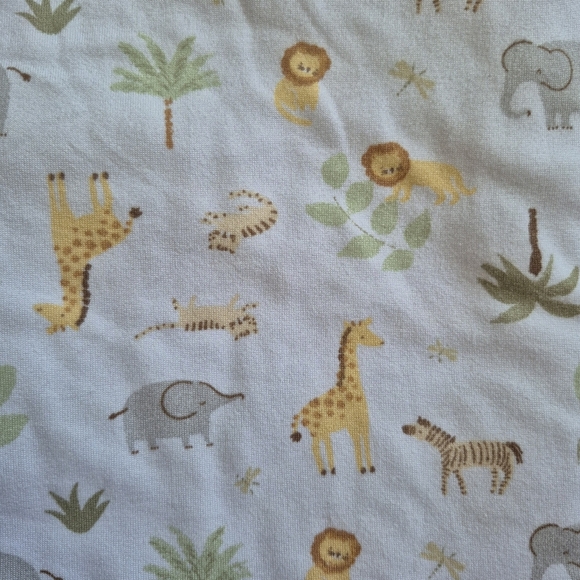 Elephant & Castle Safari Animals + Green Ribbed Stretch Baby Blankets – 30x40" - Picture 3 of 4